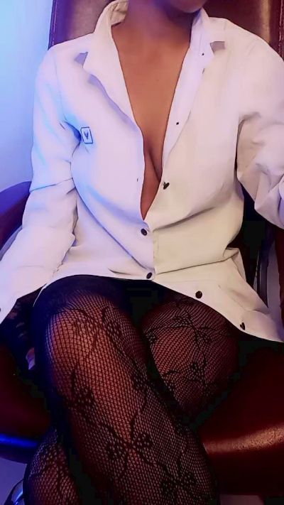 18_doll live cam on Cam4