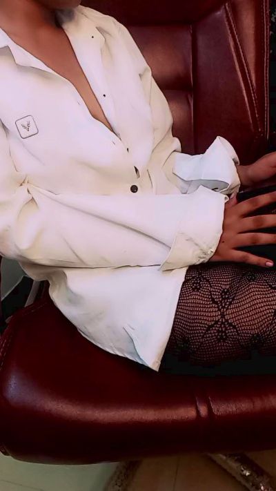 18_doll live cam on Cam4