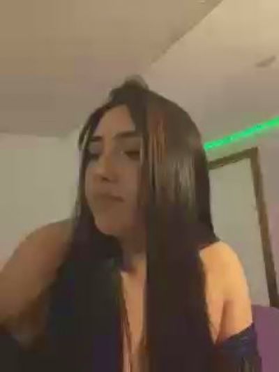 18morenaa__ live cam on Cam4