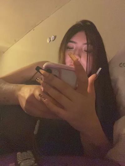 18morenaa__ live cam on Cam4