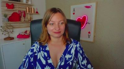 1Angela39 live cam on Cam4