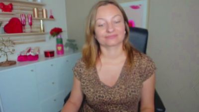 1Angela39 live cam on Cam4