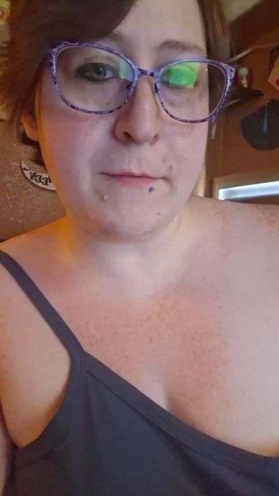 1brattysloth307 live cam on Cam4