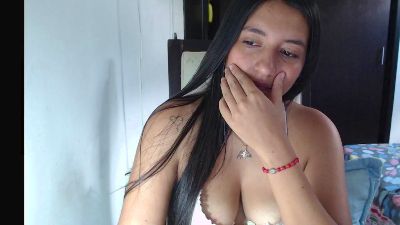22_saliha live cam on Cam4
