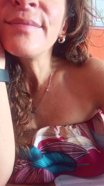 23Bebe23 live cam on Cam4