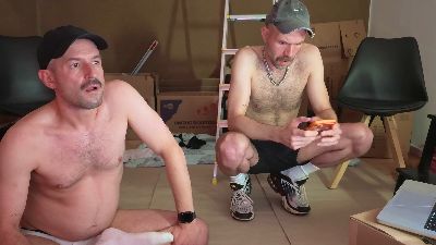 2KinkyOtters live cam on Cam4