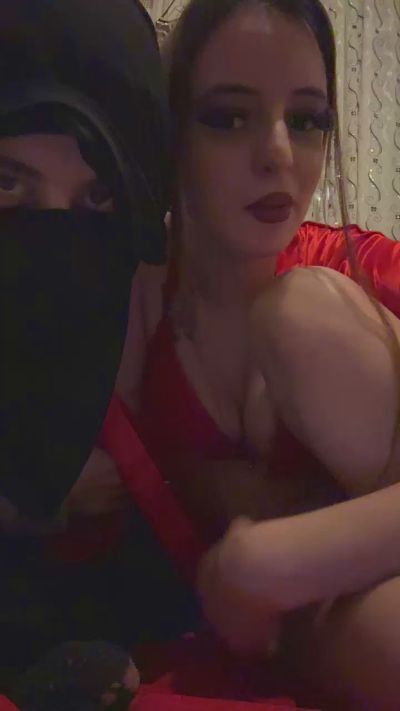 2petitscochons live cam on Cam4