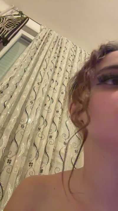 2petitscochons live cam on Cam4