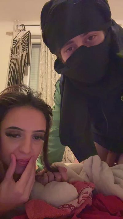 2petitscochons live cam on Cam4