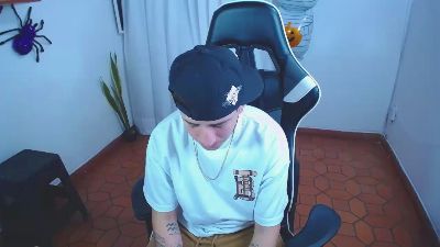 420liam1 live cam on Cam4