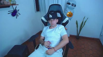 420liam1 live cam on Cam4