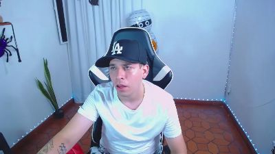 420liam1 live cam on Cam4