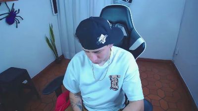 420liam1 live cam on Cam4