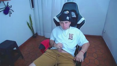 420liam1 live cam on Cam4