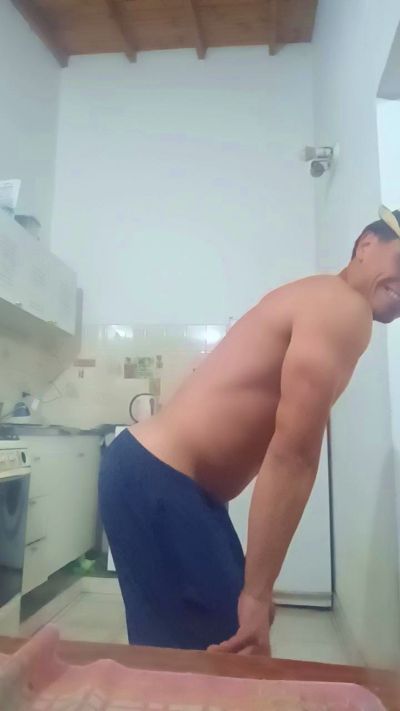 4gus24 live cam on Cam4