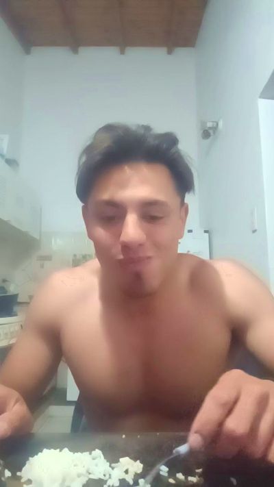 4gus24 live cam on Cam4