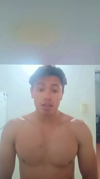 4gus24 live cam on Cam4