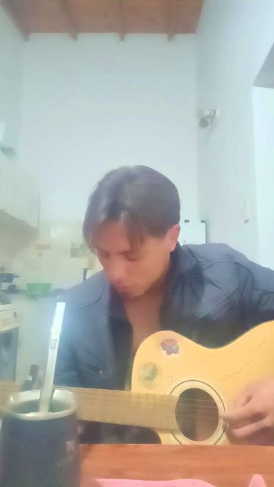 4gus24 live cam on Cam4