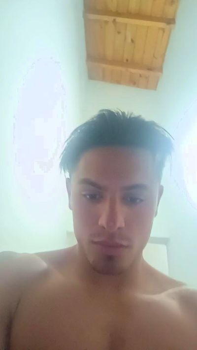 4gus24 live cam on Cam4