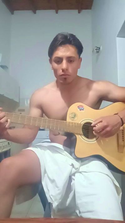 4gus24 live cam on Cam4