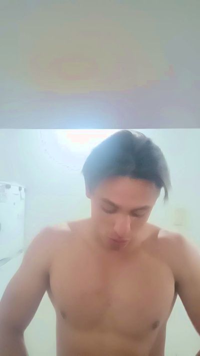 4gus24 live cam on Cam4