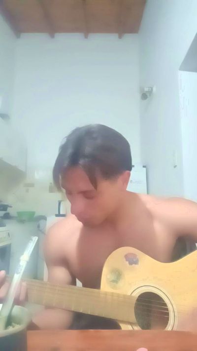 4gus24 live cam on Cam4