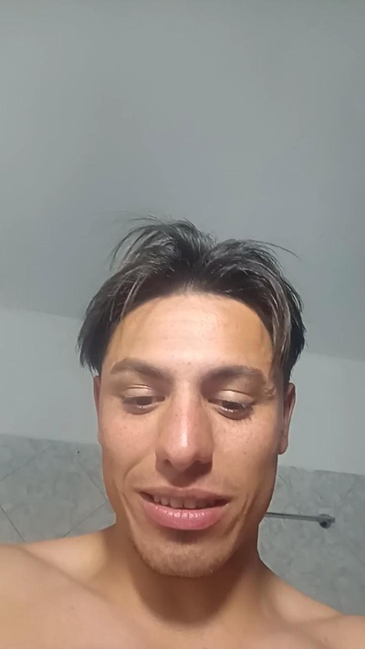 4gus24 live cam on Cam4