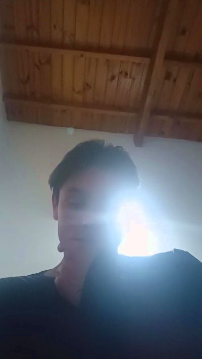 4gus24 live cam on Cam4