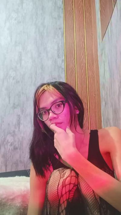 7yvess live cam on Cam4