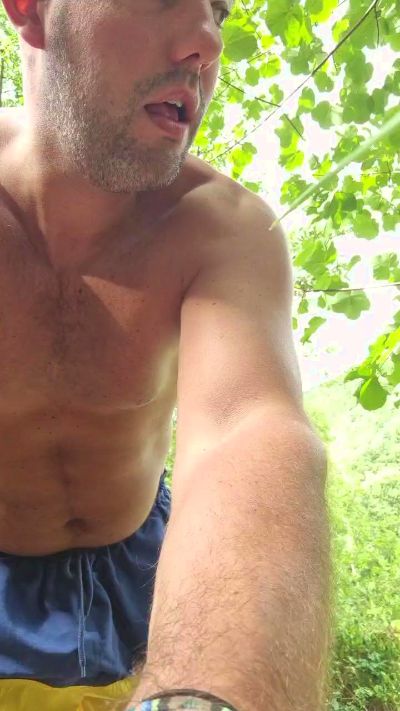 83moro83 live cam on Cam4