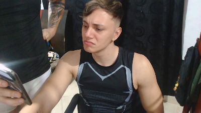 ABRAHAM_ALLISON live cam on Cam4