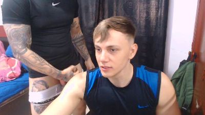 ABRAHAM_ALLISON live cam on Cam4
