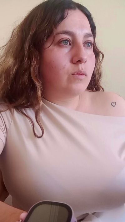 ALICELEBEL_1995 live cam on Cam4