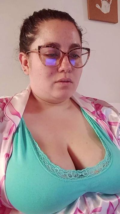 ALICELEBEL_1995 live cam on Cam4