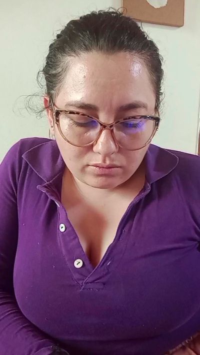 ALICELEBEL_1995 live cam on Cam4