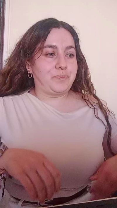 ALICELEBEL_1995 live cam on Cam4