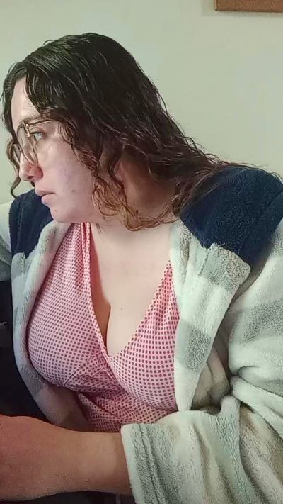 ALICELEBEL_1995 live cam on Cam4