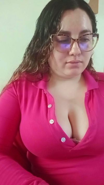 ALICELEBEL_1995 live cam on Cam4