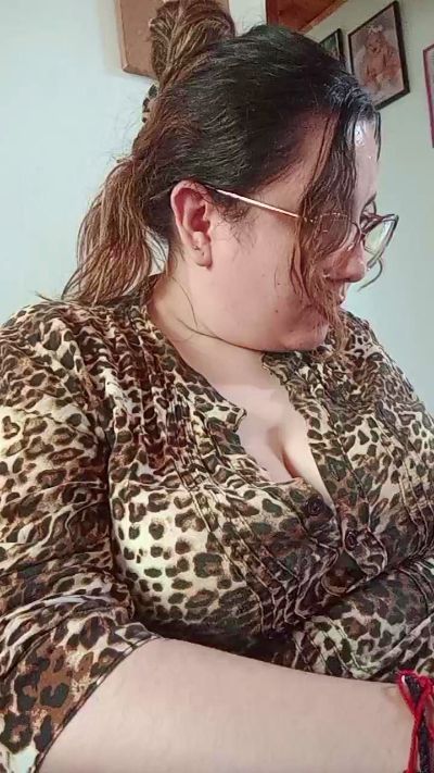 ALICELEBEL_1995 live cam on Cam4