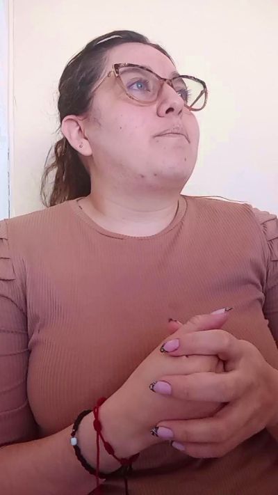 ALICELEBEL_1995 live cam on Cam4