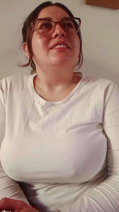 ALICELEBEL_1995 live cam on Cam4