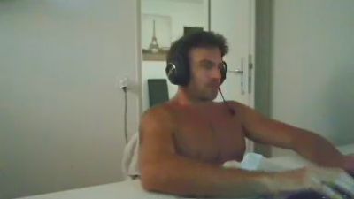 ALPHA_HUNK live cam on Cam4