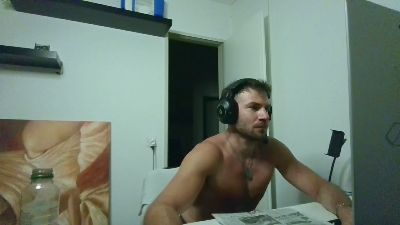 ALPHA_HUNK live cam on Cam4