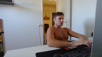 ALPHA_HUNK live cam on Cam4