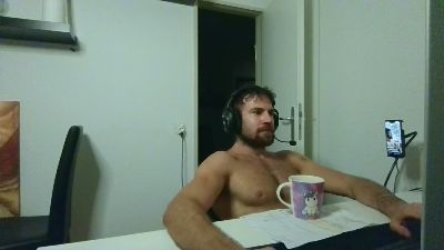 ALPHA_HUNK live cam on Cam4