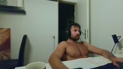 ALPHA_HUNK live cam on Cam4