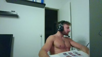 ALPHA_HUNK live cam on Cam4