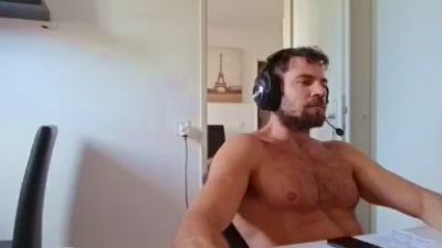 ALPHA_HUNK live cam on Cam4