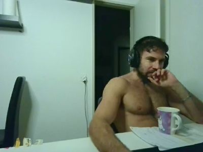 ALPHA_HUNK live cam on Cam4