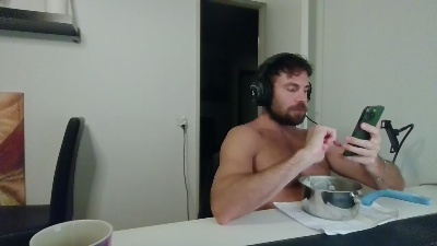 ALPHA_HUNK live cam on Cam4